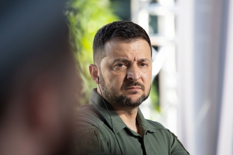    Рейтинг Владимира Зеленского составил 37%