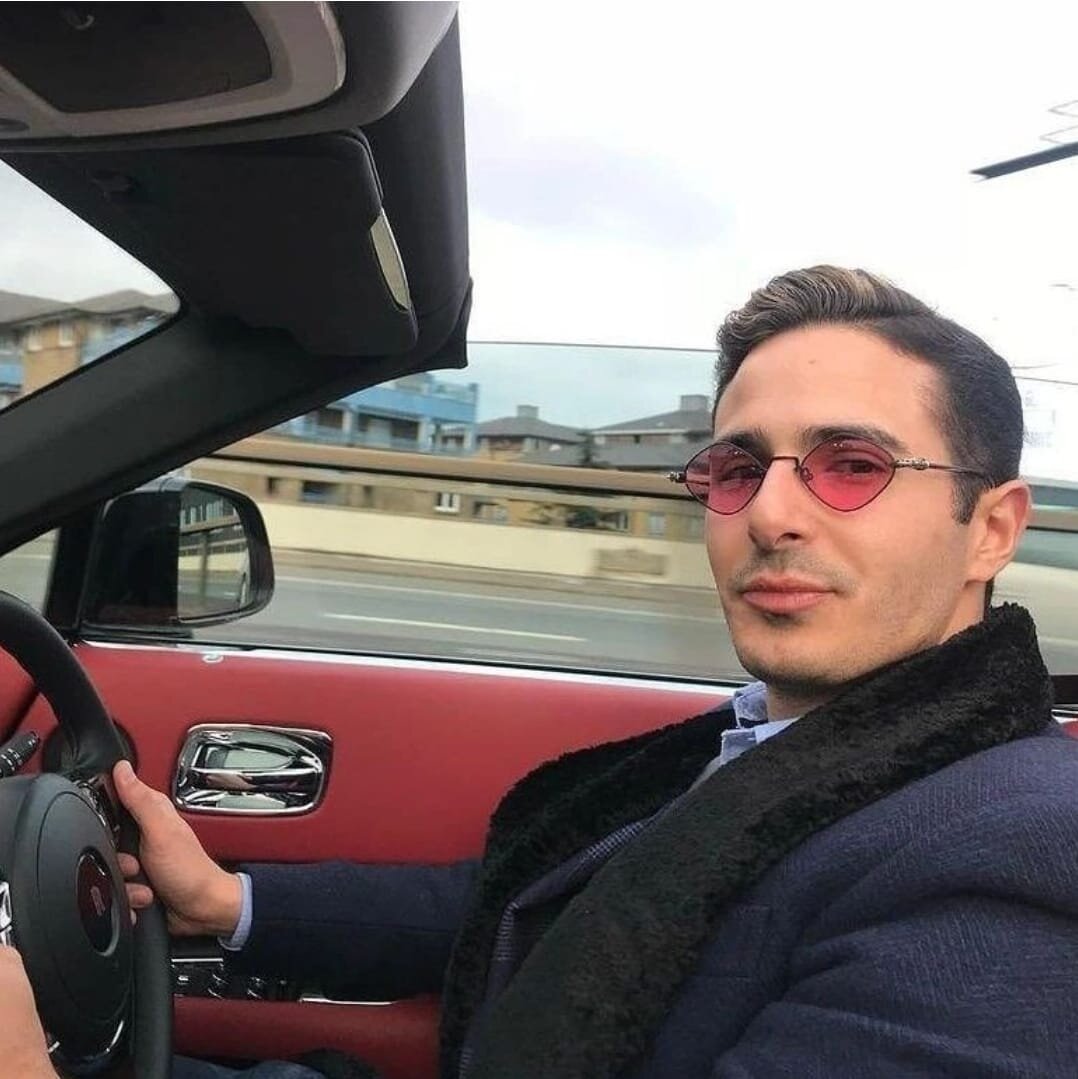 Саймон Леваев умело изображал в соцсетях имидж богатого и успешного человека