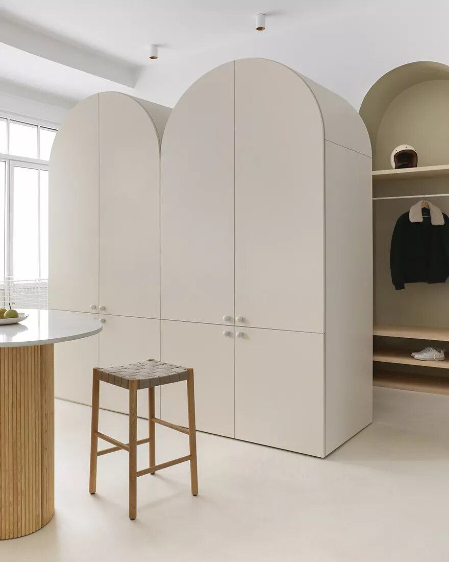 Лофт в пригороде Парижа по проекту Heju Studio.