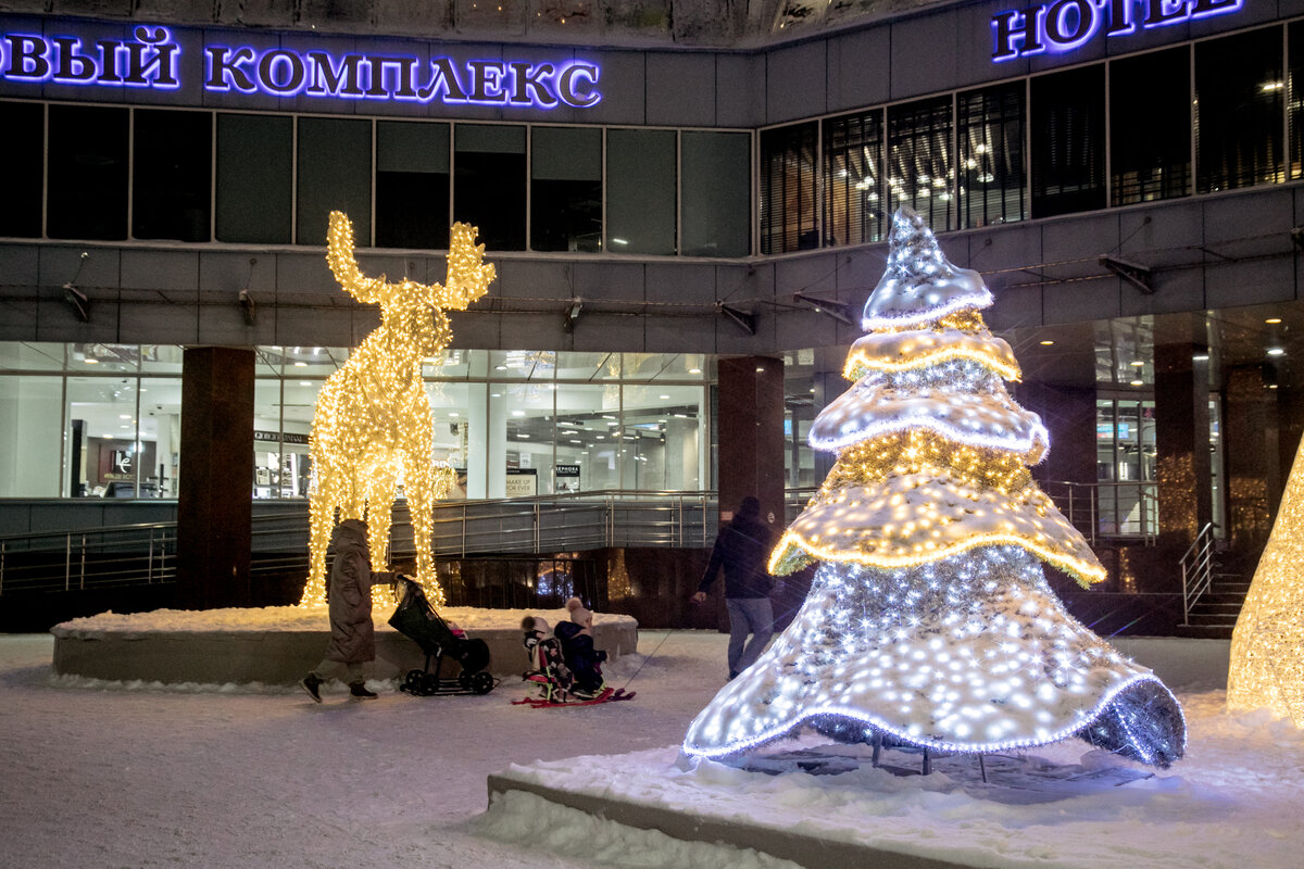    Город в огнях: как Сургут начал наряжаться к Новому году