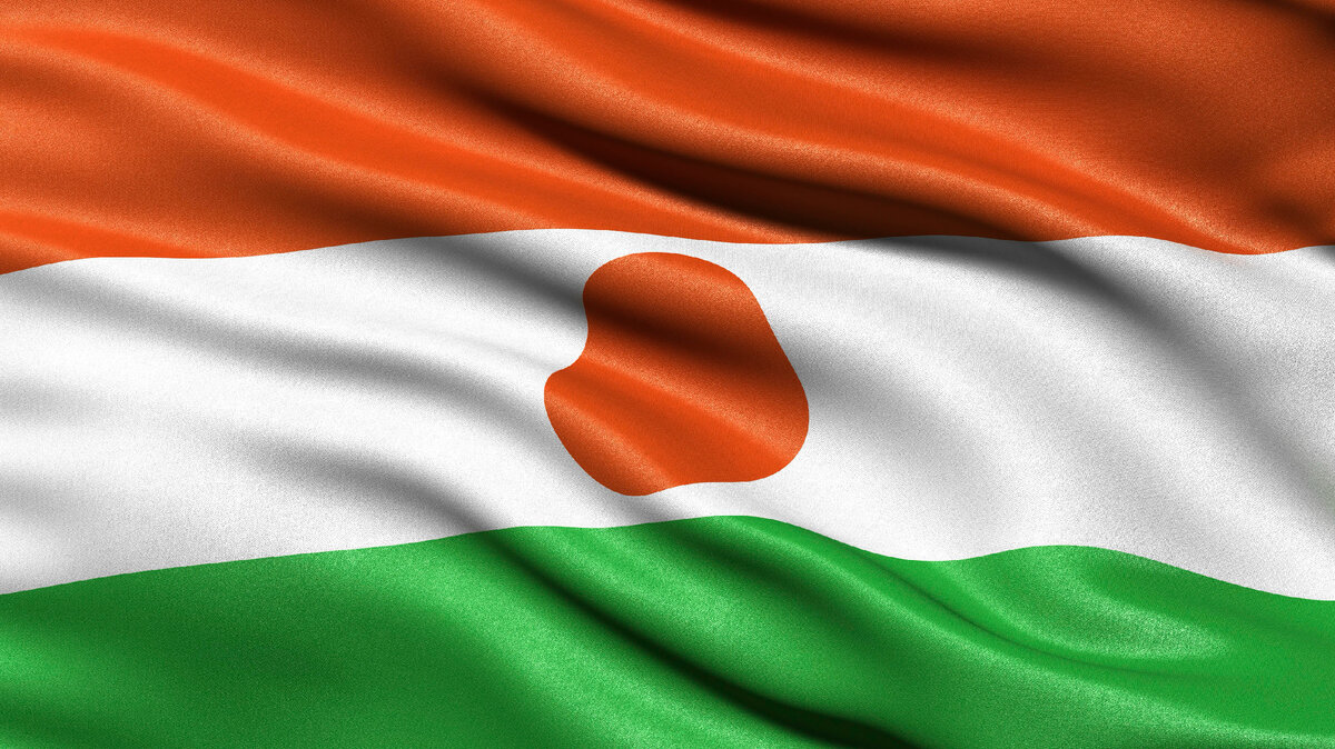ФЛАГ НИГЕРА. ИСТОЧНИК: CARSTEN REISINGER/IMAGEBROKER.COM 