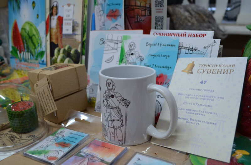    Арбузные сувениры из Камышина (фото: альбом Всероссийского конкурса «Туристический сувенир»)