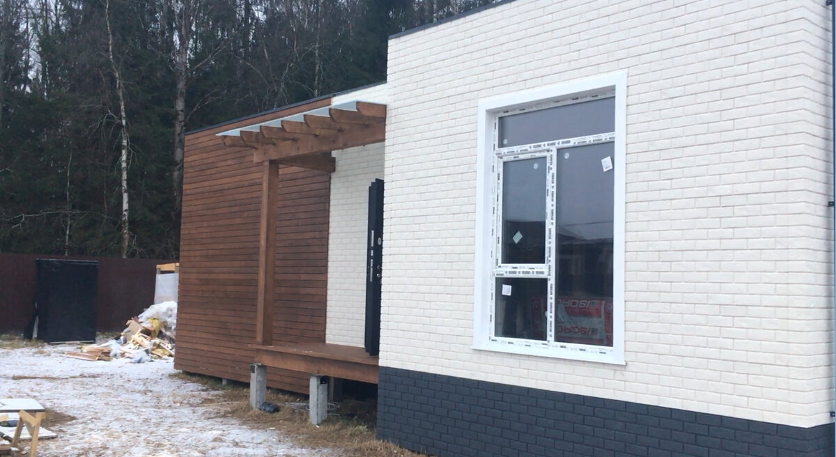 Фото сделано в ноябре 2021 года, когда первый подрядчик еще не исчез