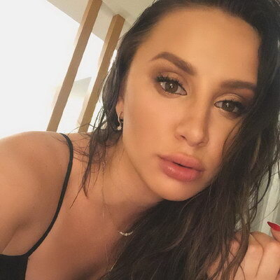     Anna Asti исполнила мечту поклонницы на концерте в Екатеринбурге