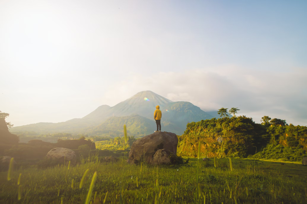 На колоритный индонезийский остров Яву большинство туристов приезжает ради встречи с вулканами