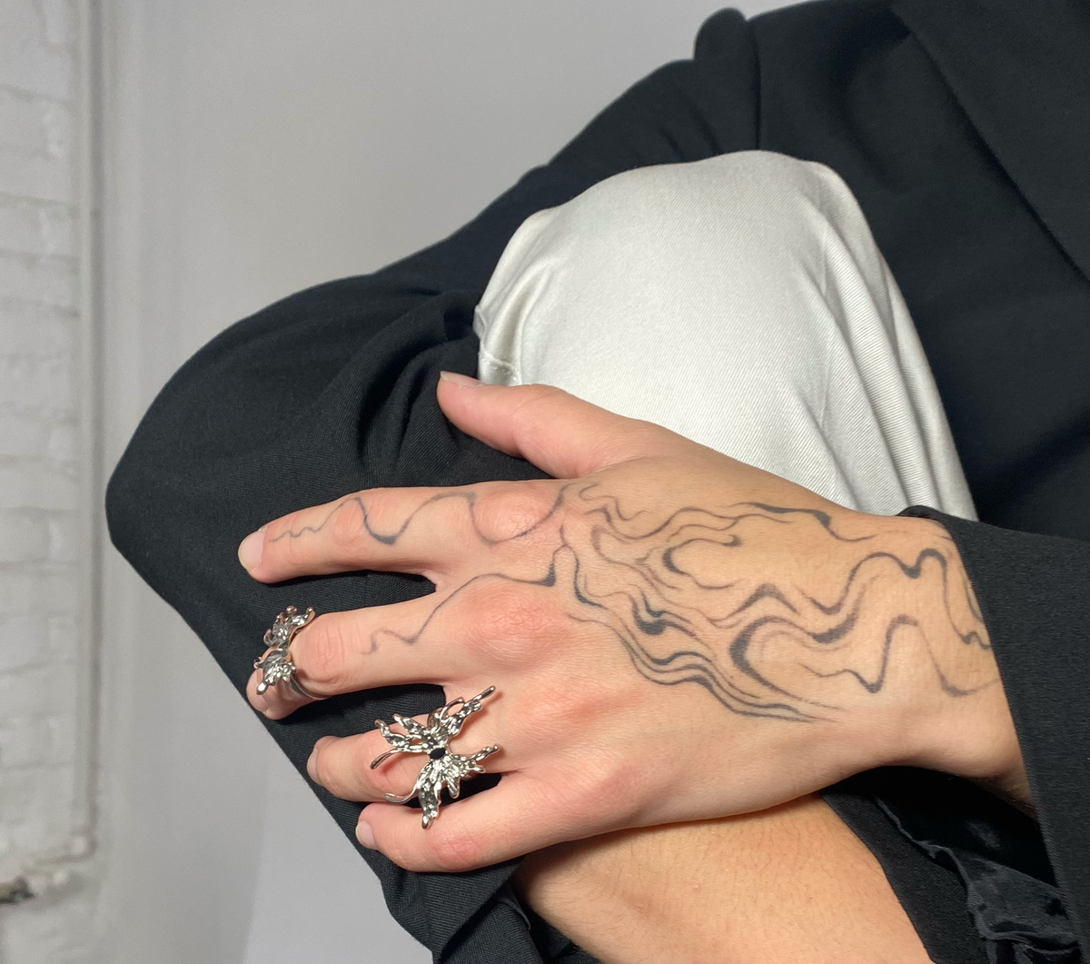 Красивая рука Тимура (мы против экзорцизма)