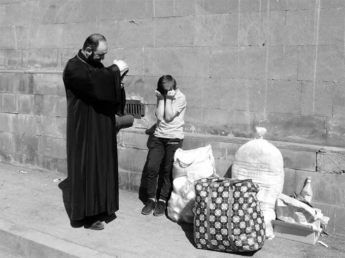 В ходе состоявшейся на днях встречи в Скопье с генеральным секретарем ОБСЕ Хельгой Шмидт глава внешнеполитического ведомства Азербайджана Джейхун Байрамов привычно попытался переложить вину за геноцид-10