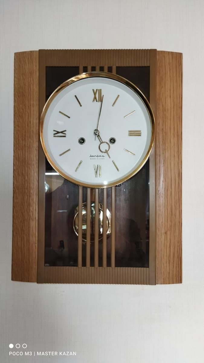 Часы 60-х годов советской фабрики "Янтарь"