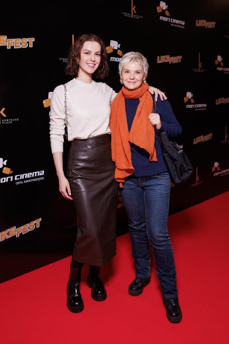    Лянка Грыу с мамой Стеллой Ильницки предоставлено Пресс-службой