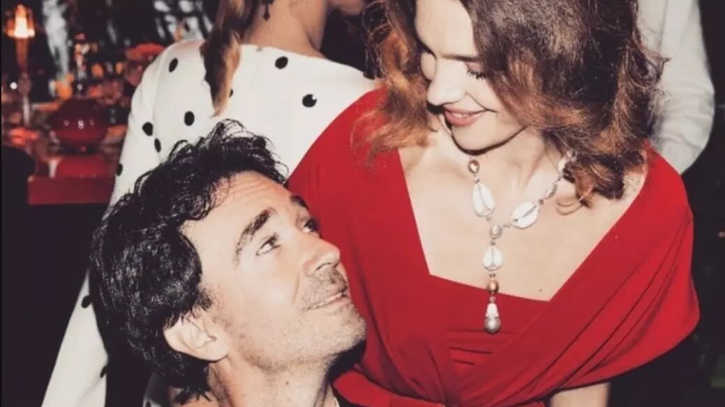     Супруг супермодели, уроженки Нижнего Новгорода Натальи Водяновой ушел с поста генерального директора бренда Berluti. Антуан Арно сообщил о своем решении в социальных сетях.