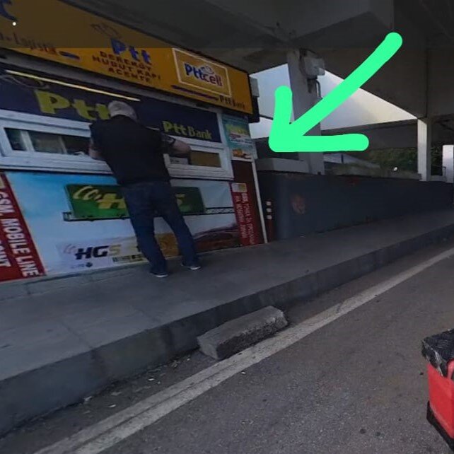 Палатка ptt, где нужно купить стикер для платных дорог напротив окна паспортного контроля на турецкой стороне. Фото: googl карты