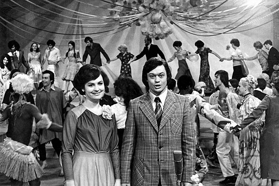 Николай Караченцов и Татьяна Судец ведут "Голубой огонек", 1977 год. 