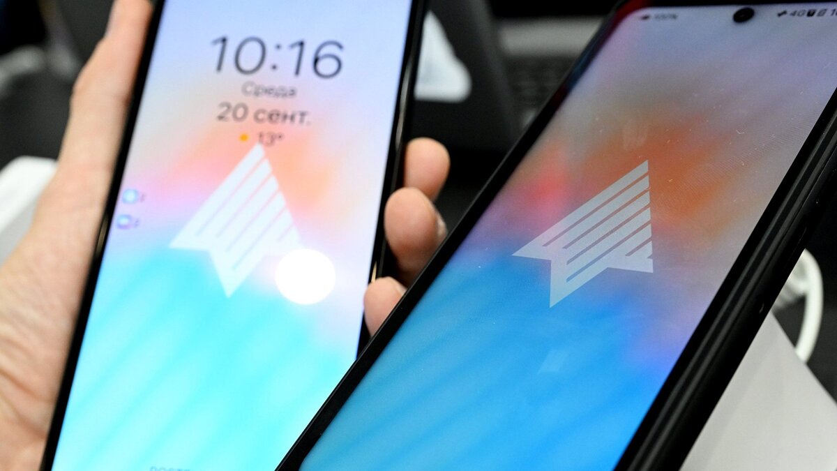    Телефоны на платформе ОС Аврора© РИА Новости . Максим Богодвид