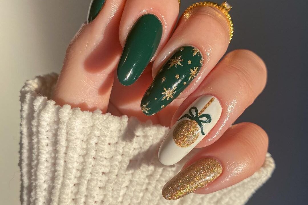     Маникюр с бантиком: 15 нарядных идей дизайна ногтей для Нового года