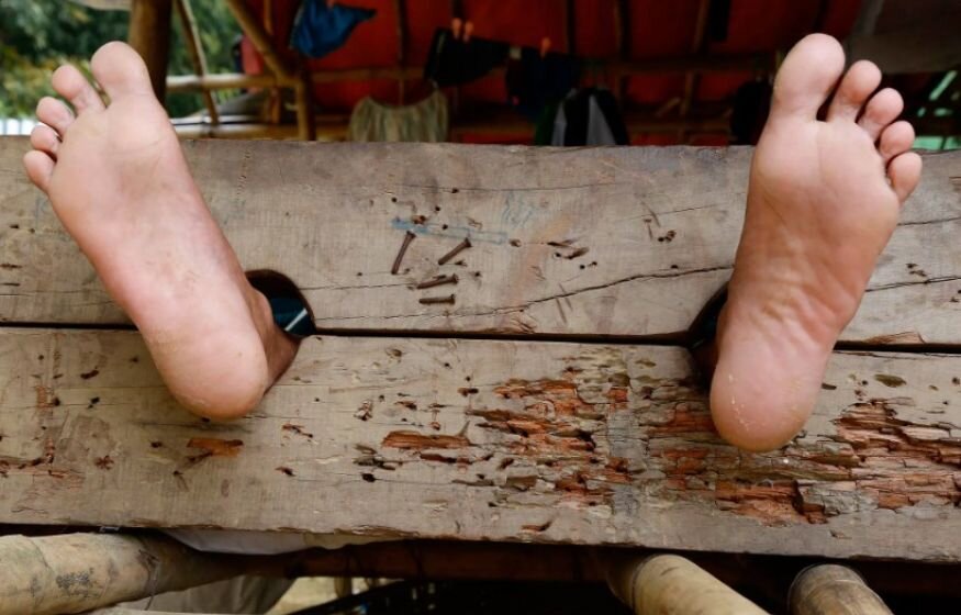    В Госдуме предложили заключать россиян в колодки