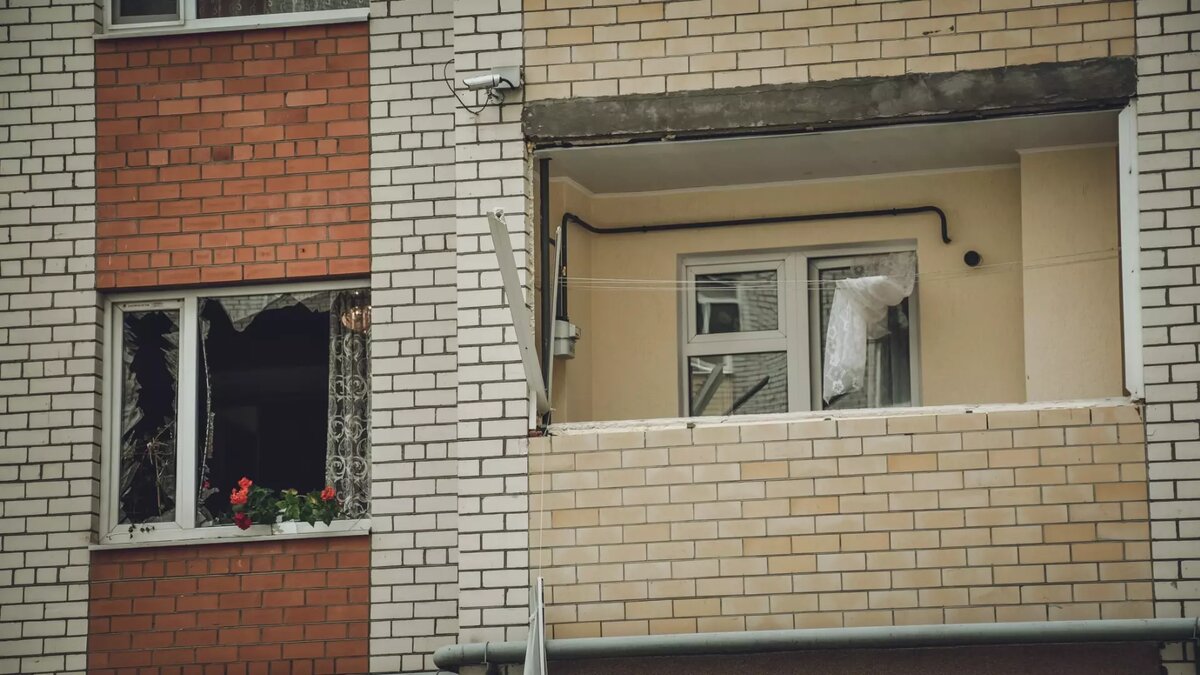     В Кисловодске выясняются все обстоятельства падения девушки с высоты пятого этажа, сообщил сити-менеджер Евгений Моисеев.