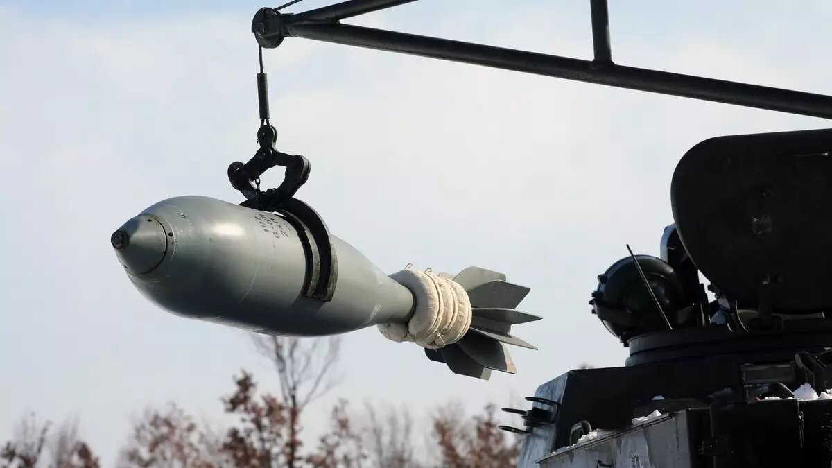     Губернатор Ростовской области Василий Голубев призвал земляков сохранять спокойствие после взрывов, вызванных работой систем ПВО, сообщение появилось в Telegram-канале губернатора.