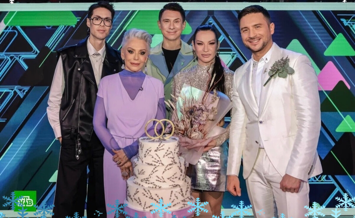 Жюри проекта Аватар с подаренным тортом