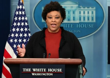    Шаланда Янг просит конгрессменов одобрить помощь Киеву, напомнив им об экономике США