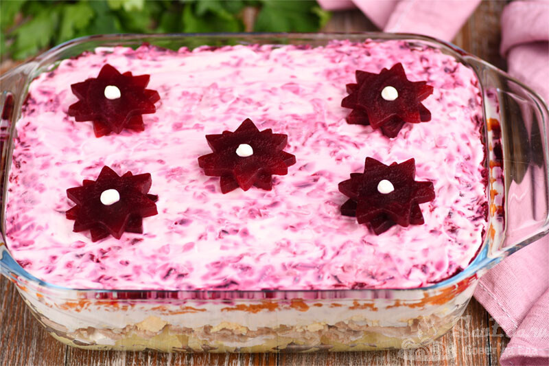 Салат рыба под шубой, но без селедки (заменила 2 слоя и вкус получился другой, более нежный)