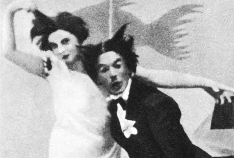 Леонид Утесов и Изабелла Орлова в оперетте Франца Легара «Танец стрекоз», поставленной в Ленинграде в 1920‑х годах в театре «Музыкальная комедия»./Репродукция. ФОТО автора