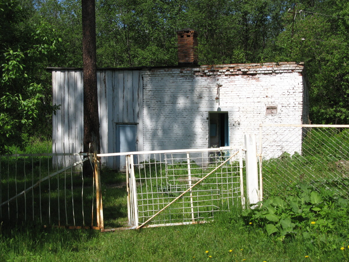 Очистное сооружение - хлораторная. Фото автора.
