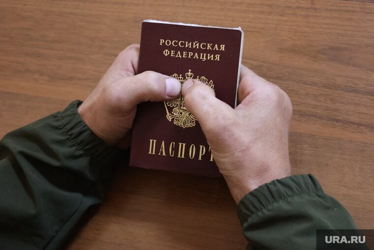    После получения паспорта РФ мужчина снова уедет воевать на Украину