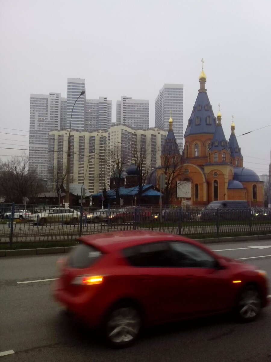 Рядом с родительским домом в Чертаново