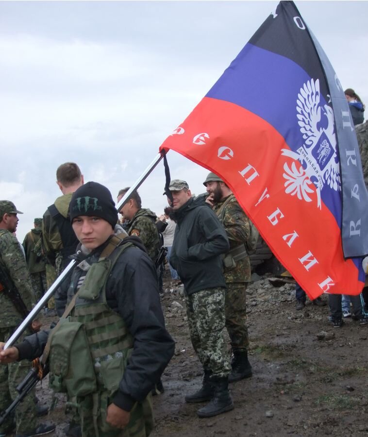    Народные ополченцы во время памятных мероприятий в день освобождения Донбасса от немецко-фашистских захватчиков на Саур-Могиле. 08.09.2014 © ИТАР-ТАСС Константин Сазончик