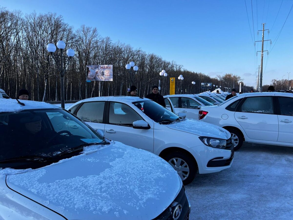    Курянам, пострадавшим на производстве, вручили адаптированные автомобили