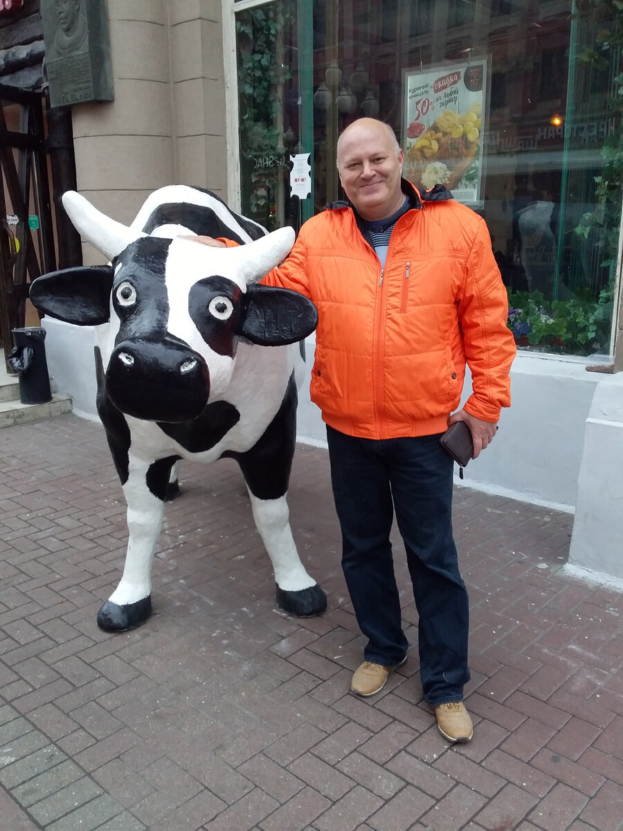 Главный редактор канала, по совместительству критик и самый первый подписчик—мой муж Олег.