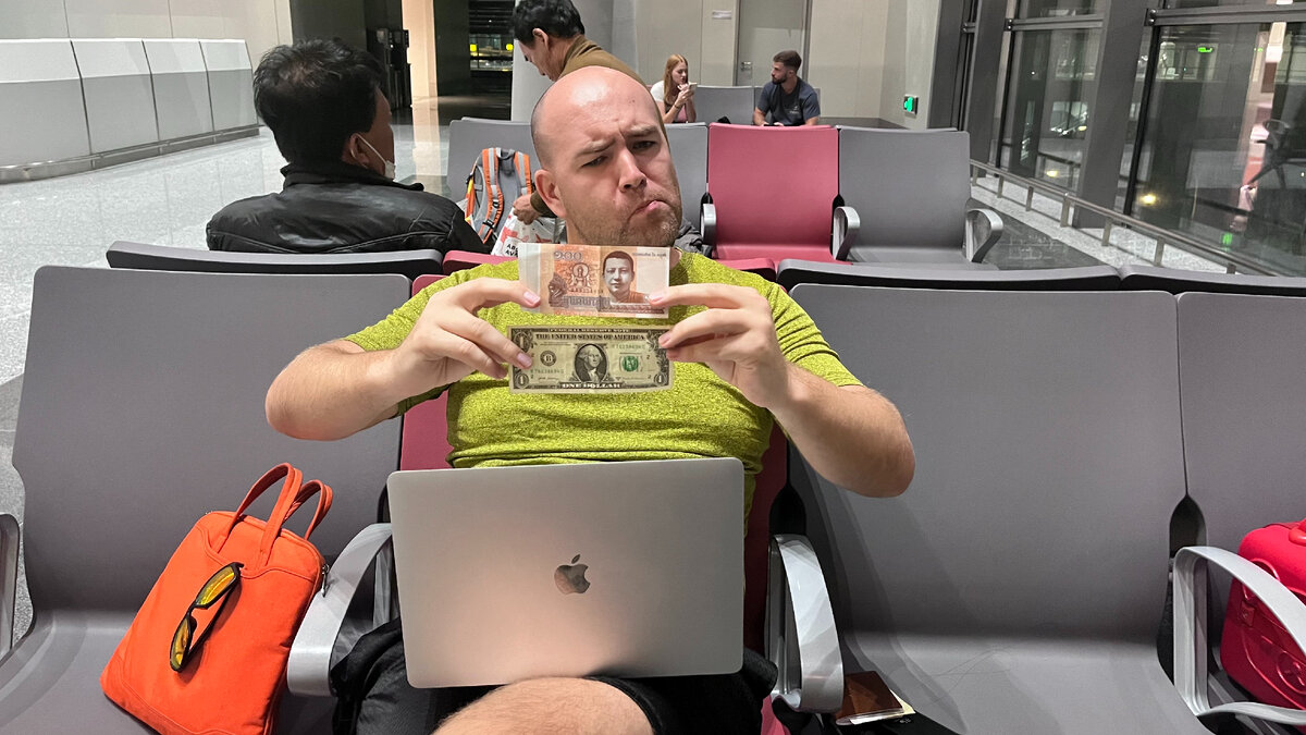 Доллар или фантик - что же выбрать?