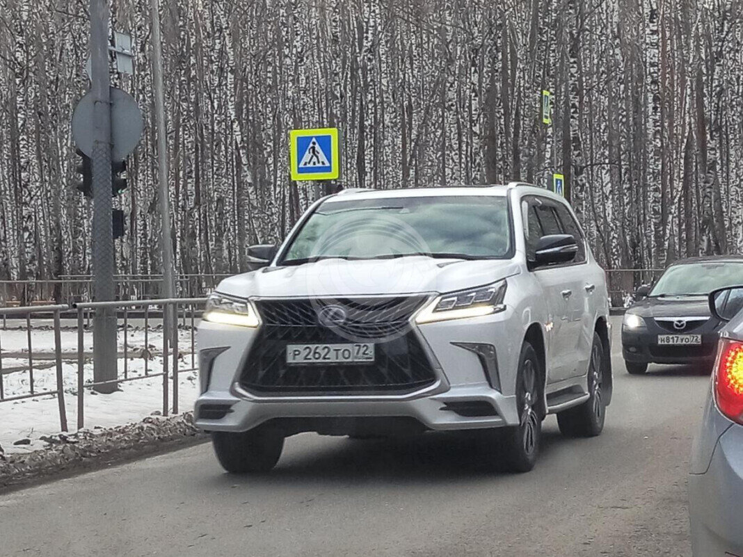 В Тюмени выявились владельцы многомиллионных внедорожников из Японии с  «блатными» номерами | Grand Auto News | Дзен