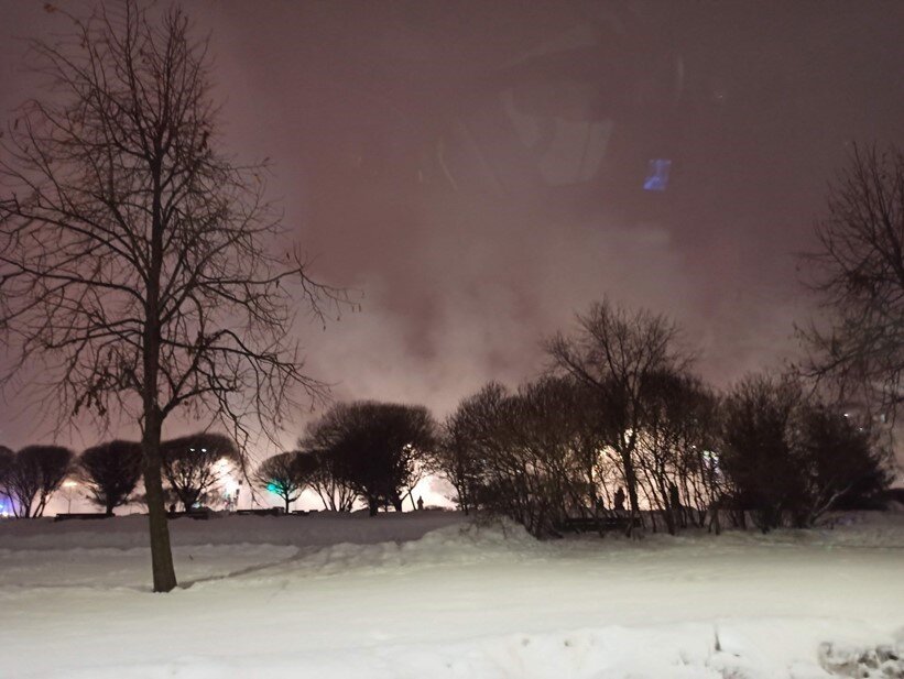    "Туман" после прорыва трубы с горячей водой на Пражской улице в Петербурге. Автор фото: megapolisonline.ru