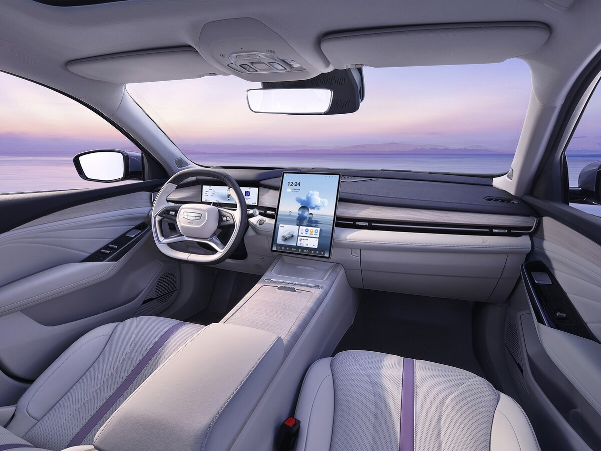 На фото: Салон седана Geely Preface L