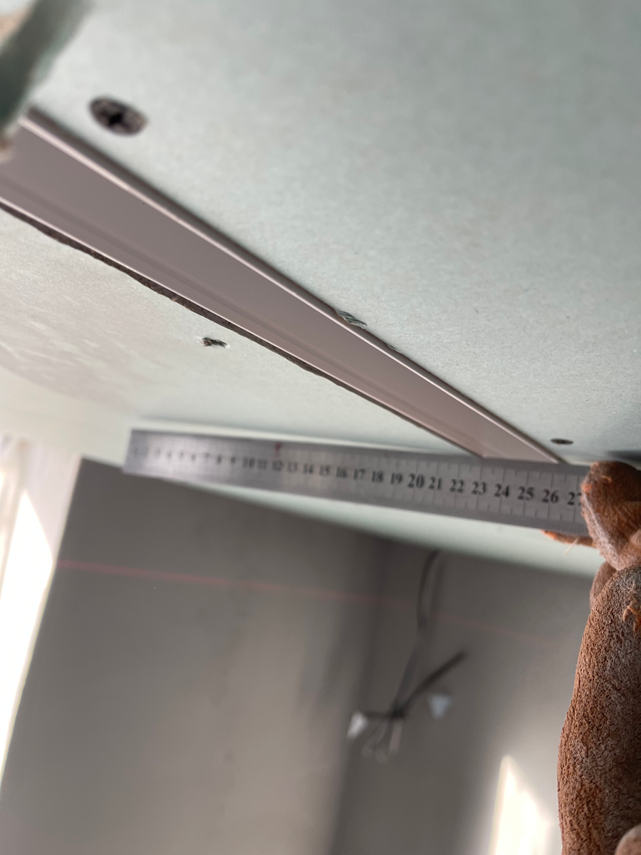 Опотолка от горизонтали более 20мм на 1 метр