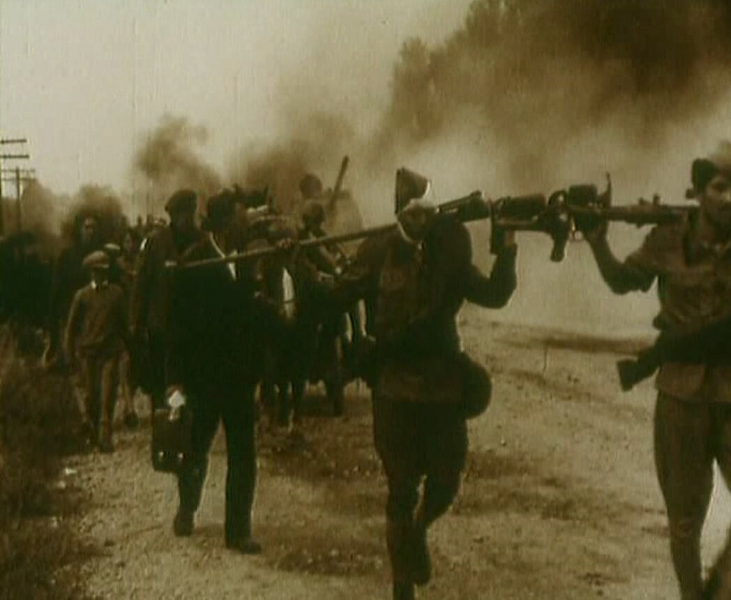 Советские солдаты с противотанковыми ружьями ПТРД летом 1941 г. Кадр из сериала