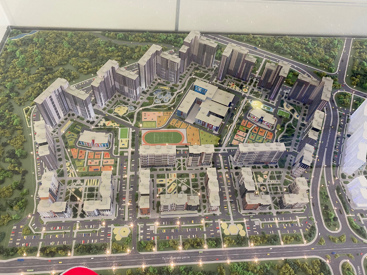 Макет ЖК «Большое Путилково» в офисе продаж.