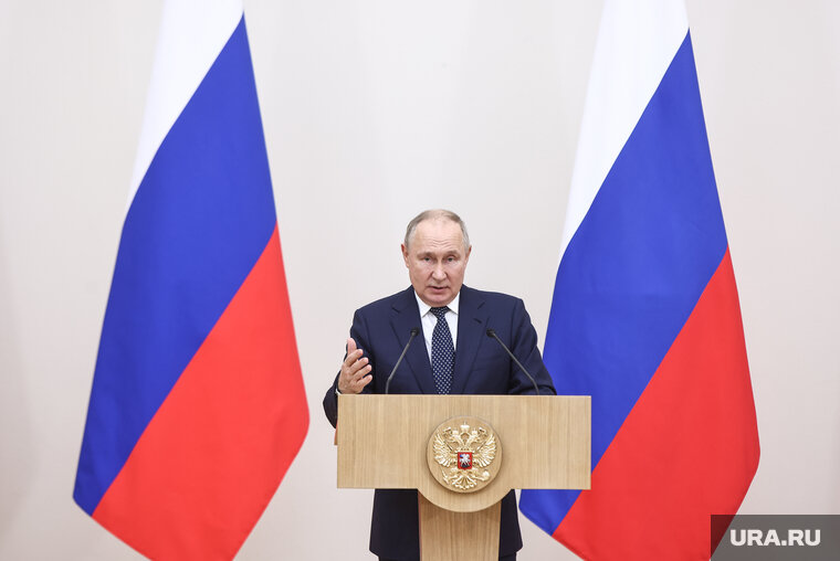    По мнению Владимира Путина, статус многодетной семьи не может быть локальным