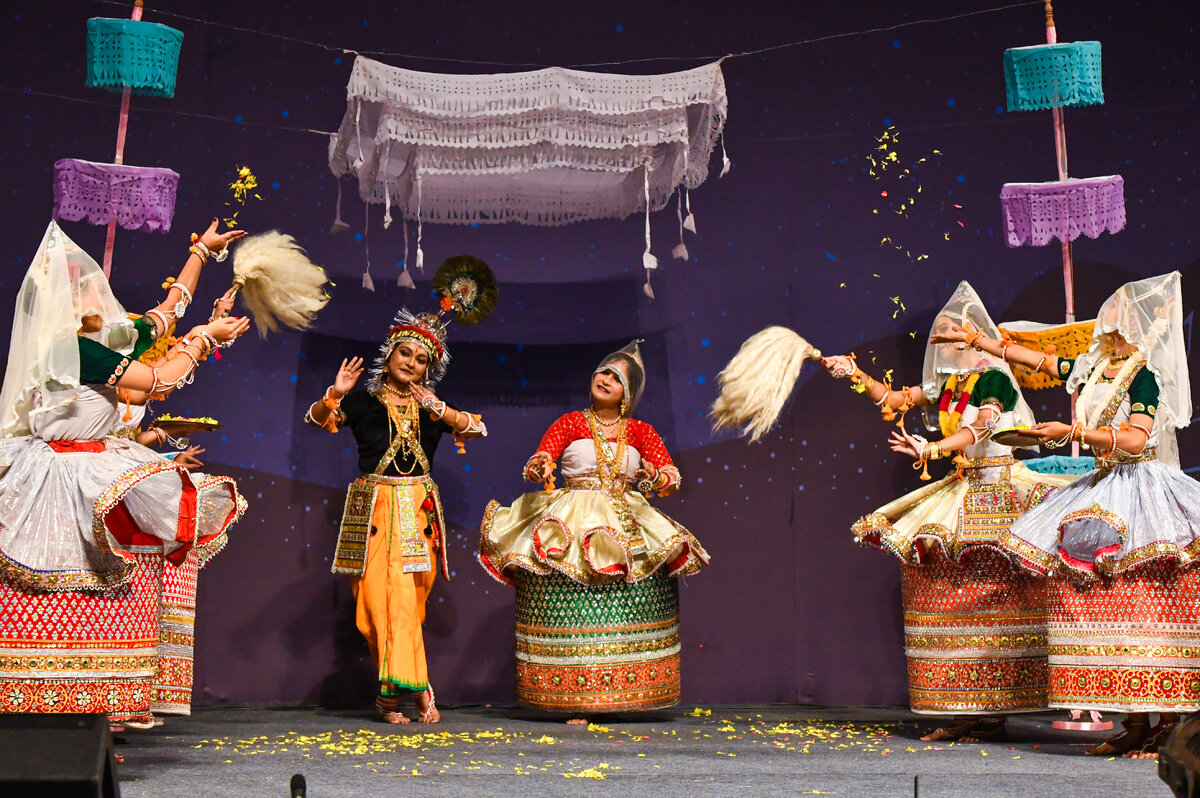 Манипури танец. Манипури. Манипури сколько человек танцует.