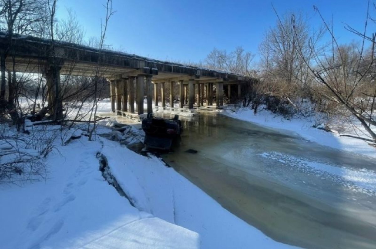    Приморец без прав провалился в замёрзший ручей