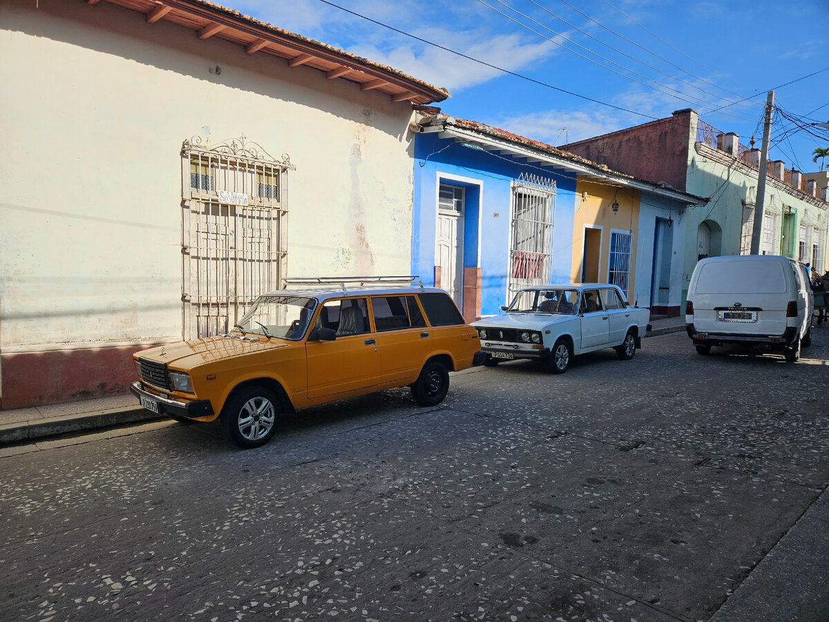 Место стоянки такси в Тринидаде