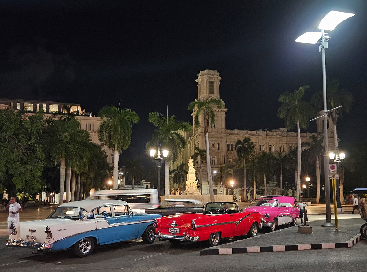 Фотомодели возле Капитолия