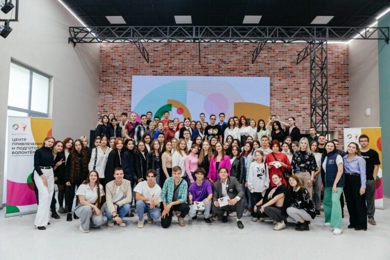    Более 74 тысяч волонтеров Оренбуржья участвуют в добровольческой деятельности Андрей Севостьянов