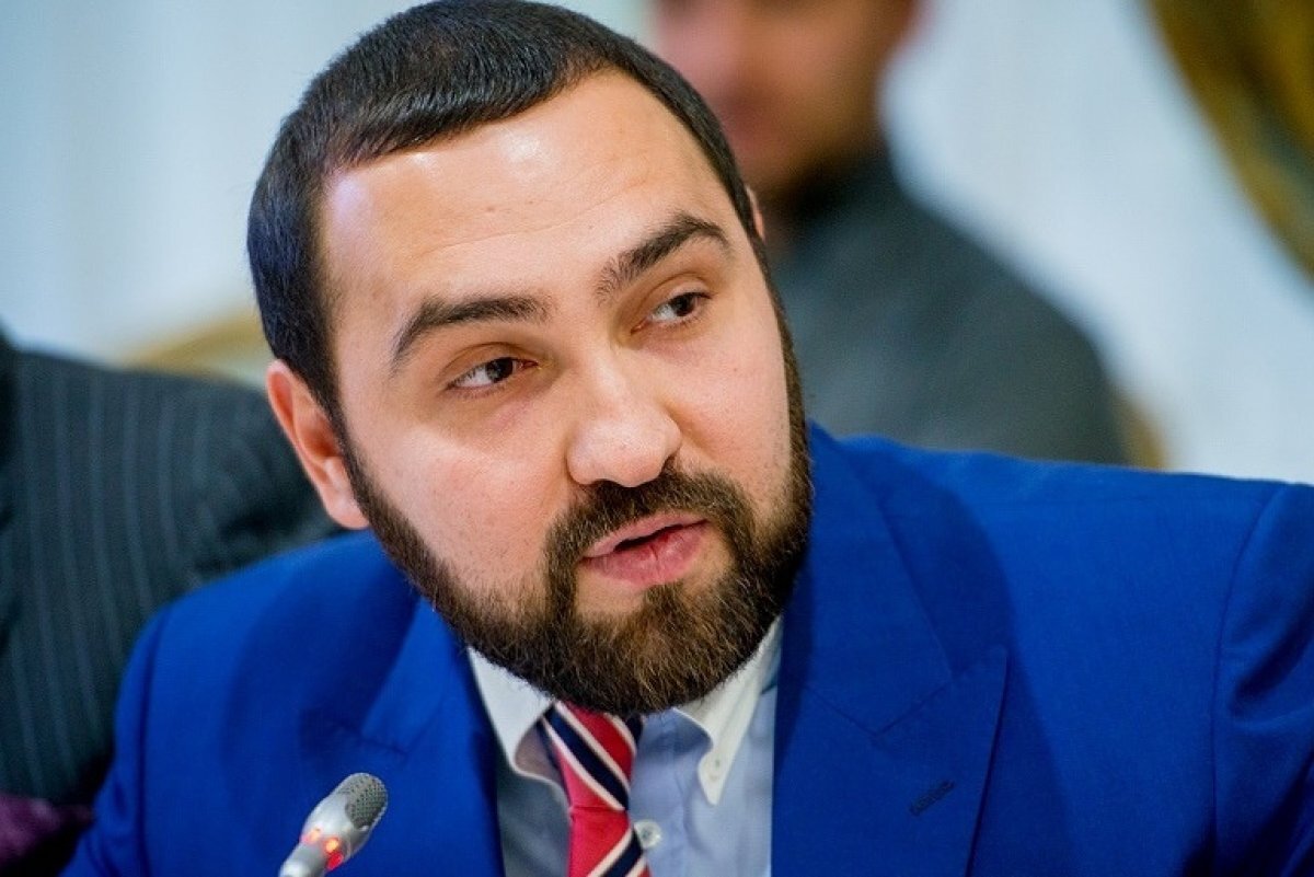    Депутат Хамзаев предложил запретить показ сцен с алкоголем в фильмах