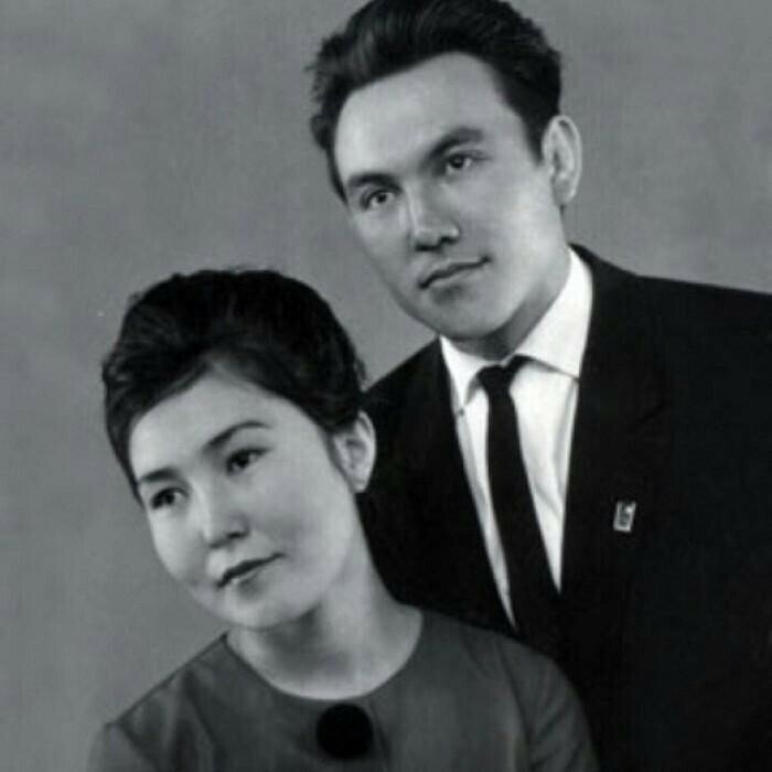 Нурсултан Назарбаев и Сара Конакаева. Это и другие изображения взяты из открытых источников