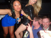 живут же раз только.
Будущее.. да фиг на него..
     Вам был представлен средний ход мыслей штатного аналитика по недвижимости)) Риелтор-спешал)) На деле конечно все куда проще. Реально был свидителем разговора на серьезных щах экономистов сбера - мол какую ставку надо делать? О- я видела в магазинах мебели рассрочку дают - а это значит ситуация стабилизировалась - можно чуть снизить....