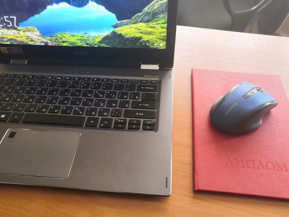 Красный Диплом. Фото сразу после получения