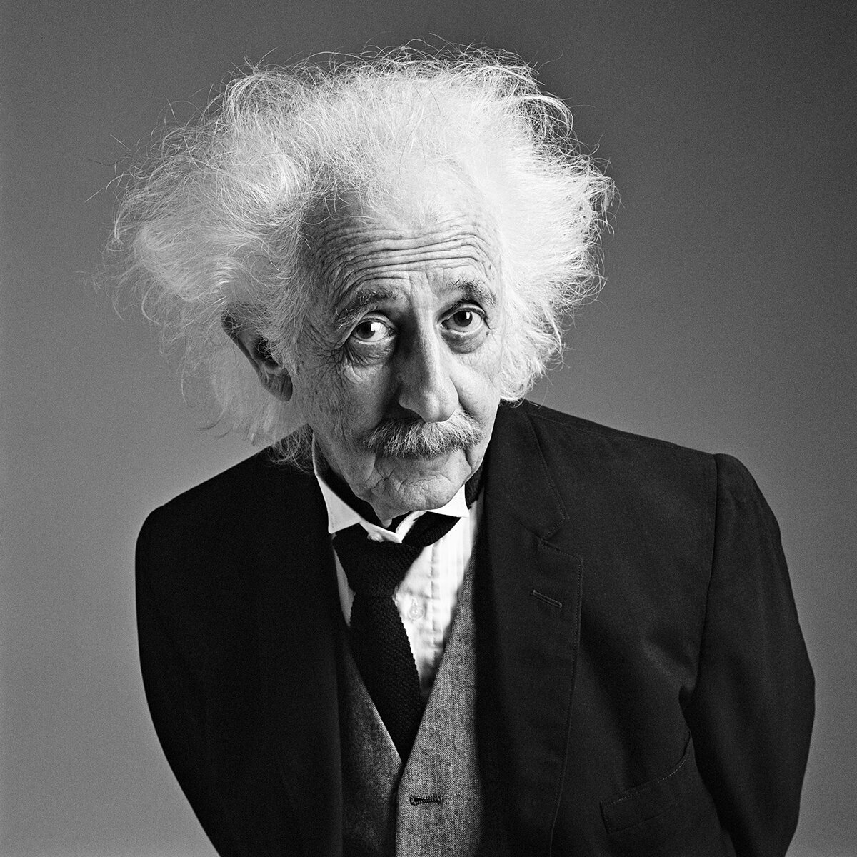 Эйнштейн был ли. Эйнштейн и милева марич. Великие ученые эйнштейн. Эйнштейн с женой эльзой. Эйнштейн интересные факты.