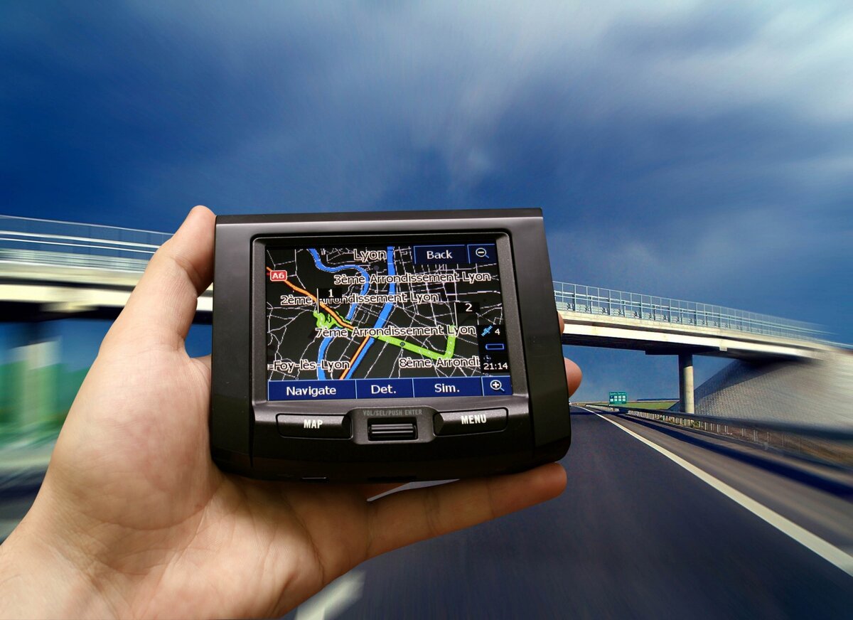 Gps виды. GPS i90. Навигатор. GPS navigation. Навигатор машина.